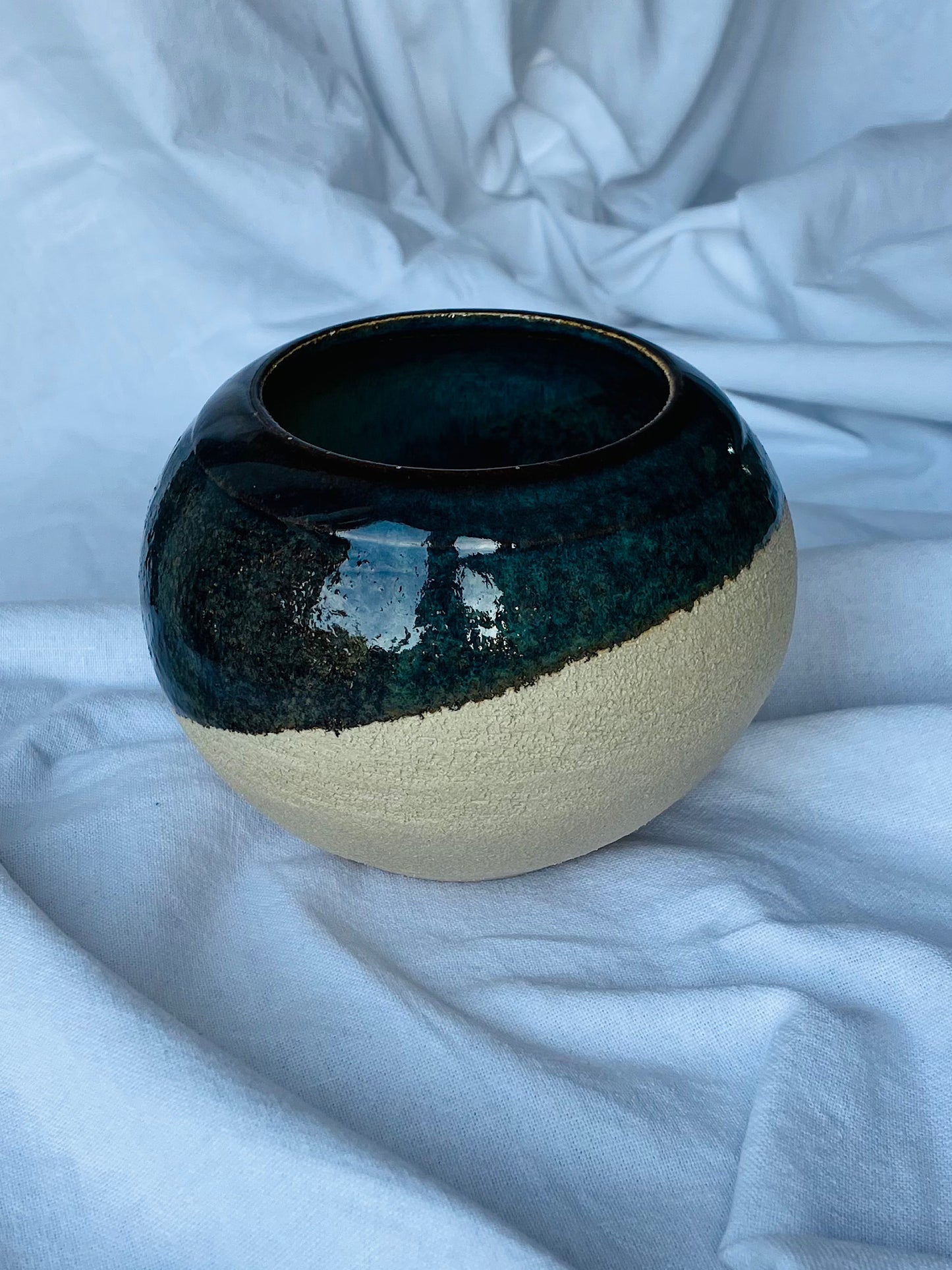 Moon jar vase
