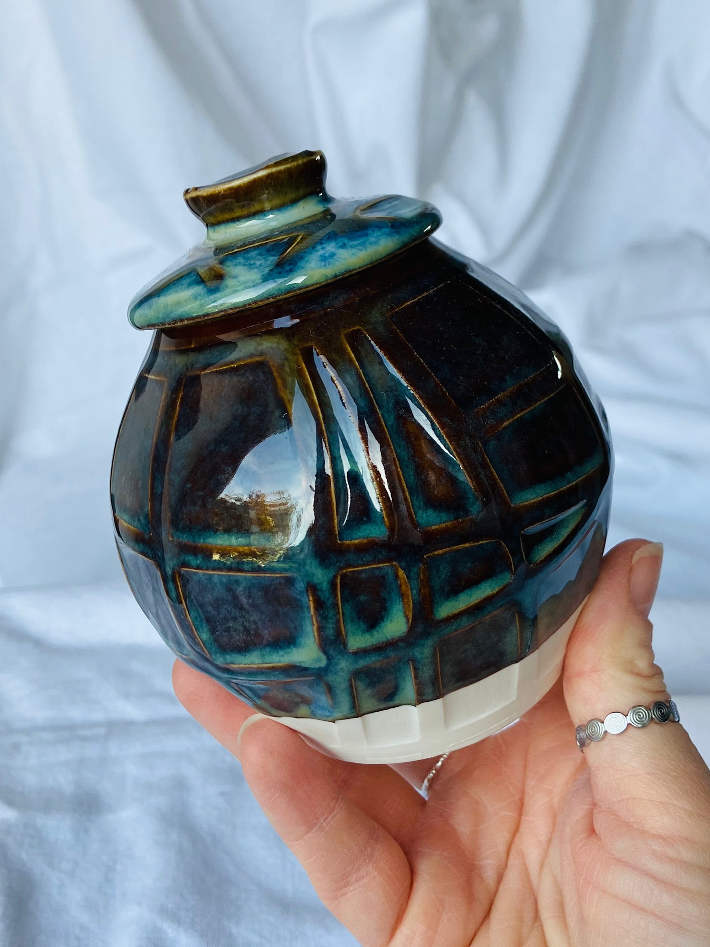 Porcelain lidded jar