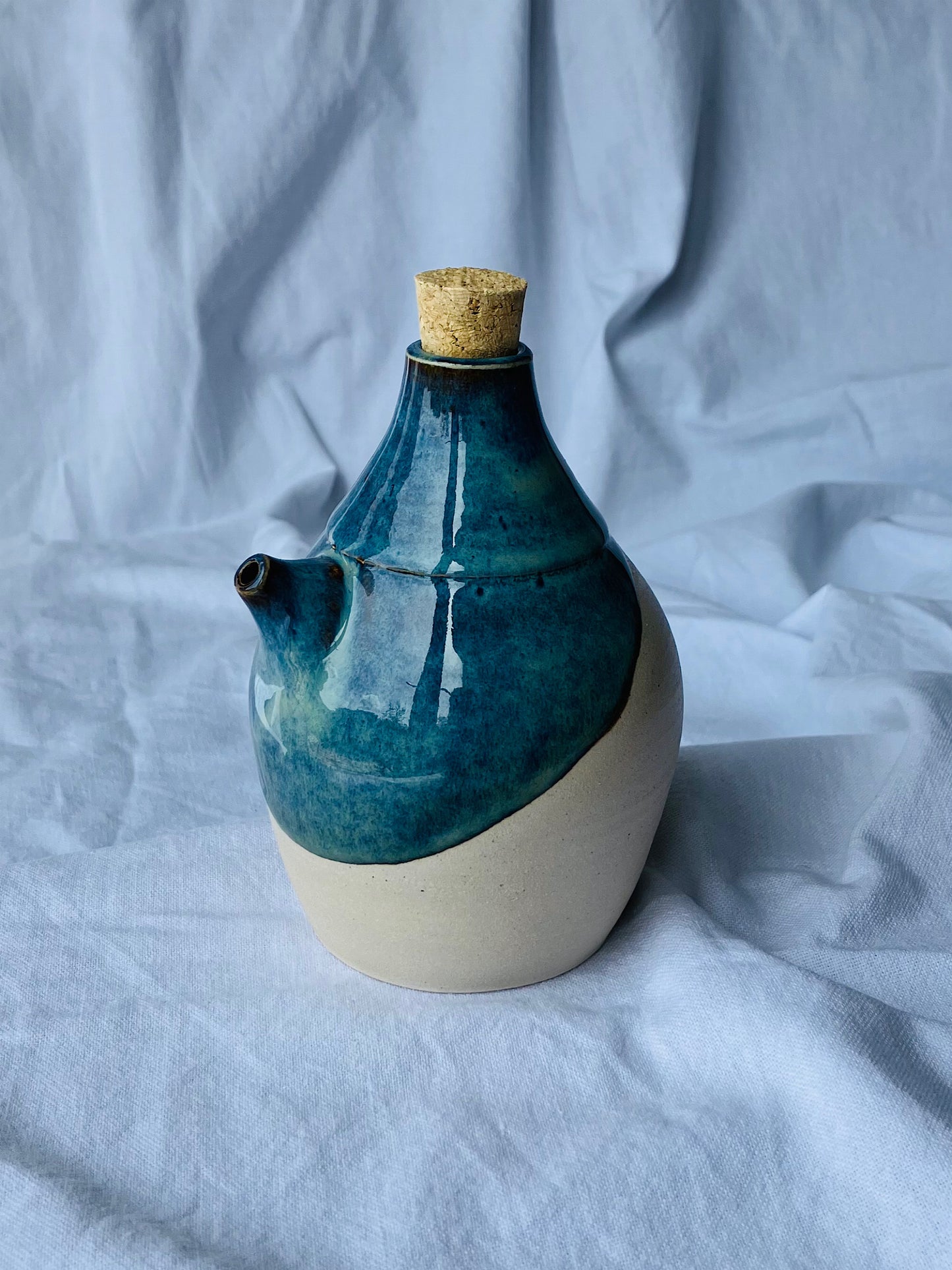 Oil pourer