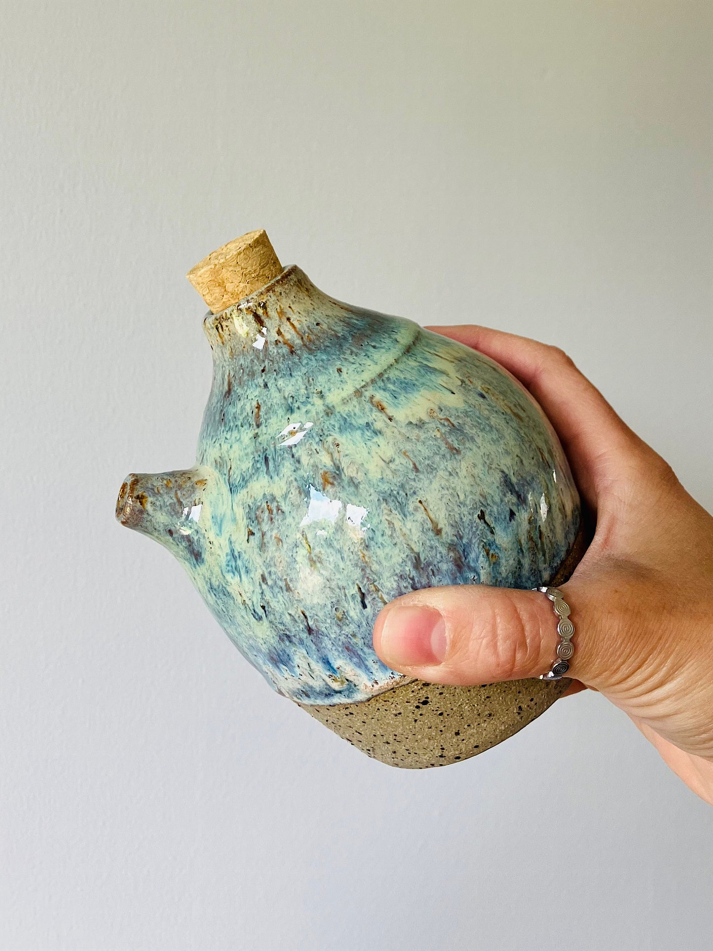 Oil pourer